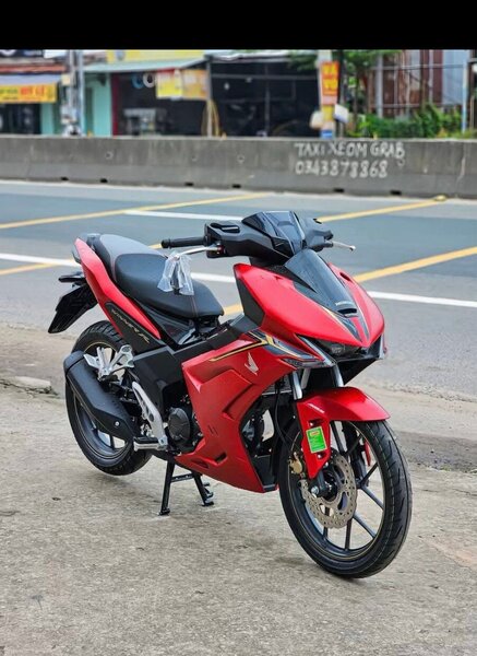 Motos sport élégantes