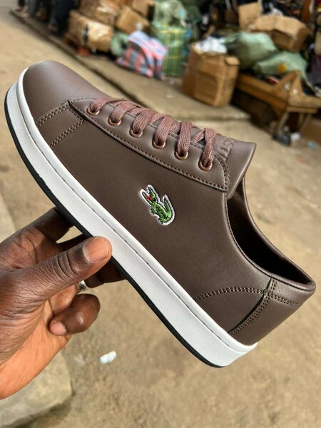 Chaussure lacoste