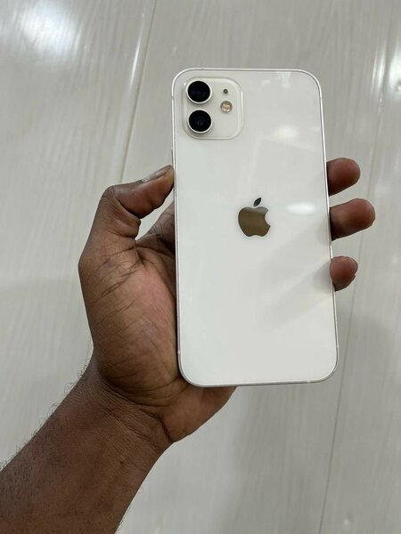 iPhone 12 simple