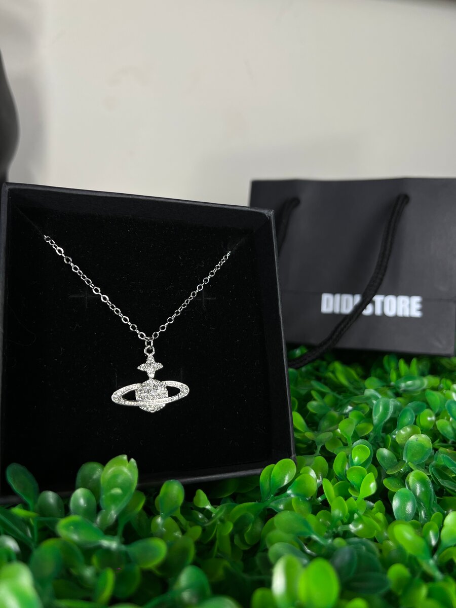 Collier Pendentif Saturne Éclatant