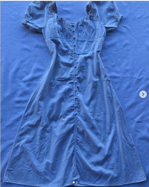 Women's dress with closed shoulders