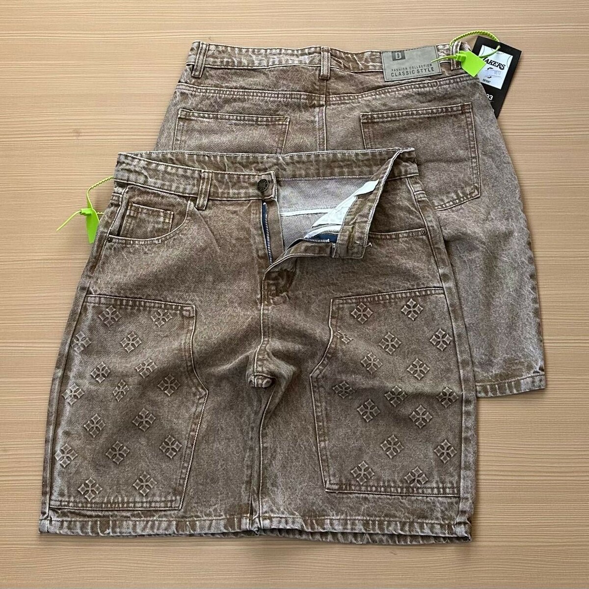 Side pocket jean shorts