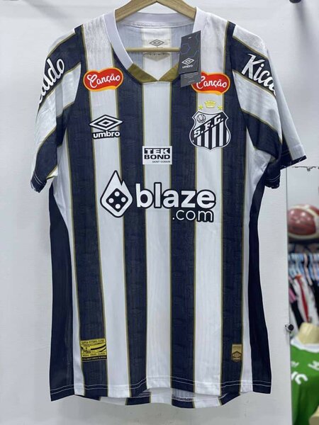 Maillot extérieur Santos FC écussons en gomme version pro