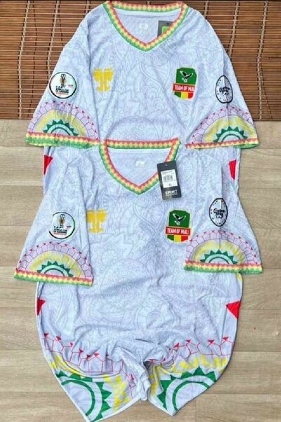 Maillots de football authentiques