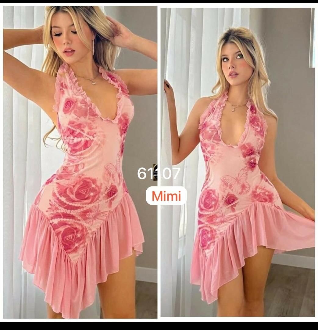 Robe rose à fleurs élégante