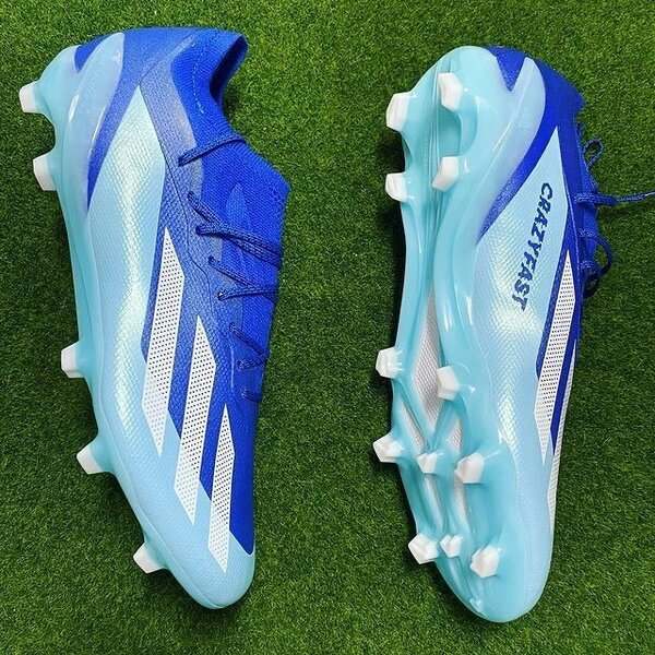 Chaussures de Foot Ultra Légères