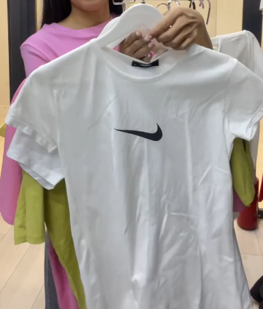 Женская футболка белого цвета