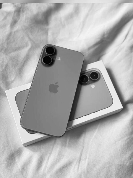 iPhone 16