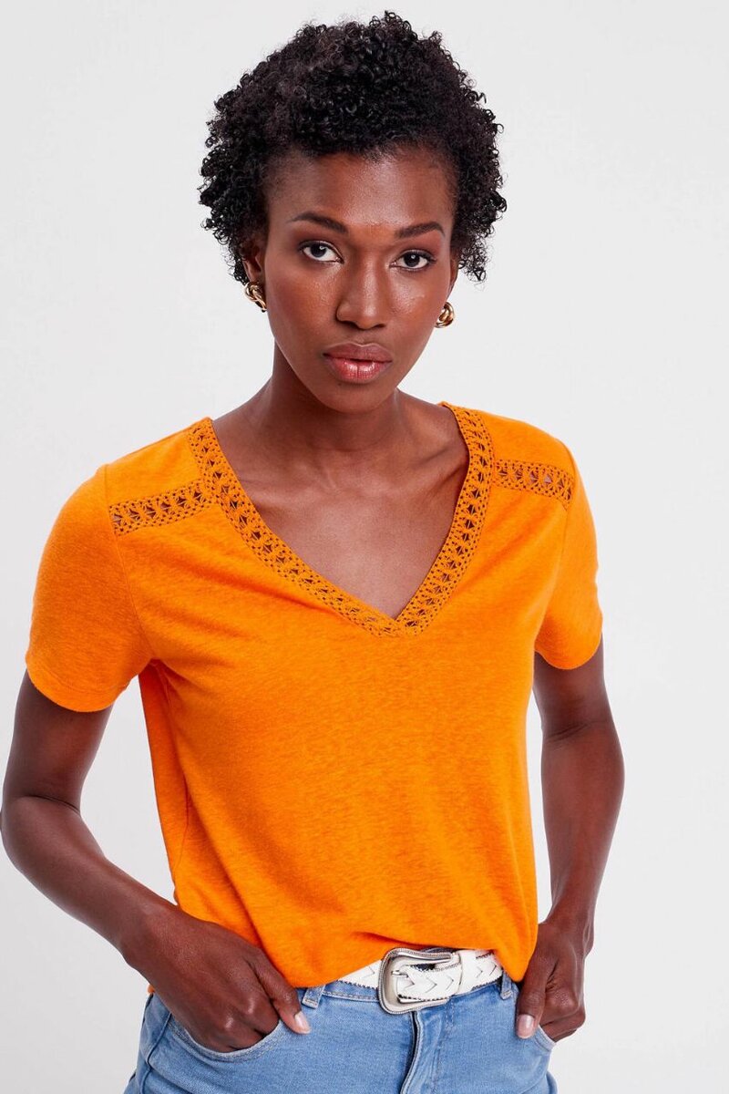 T-shirt orange à col en V