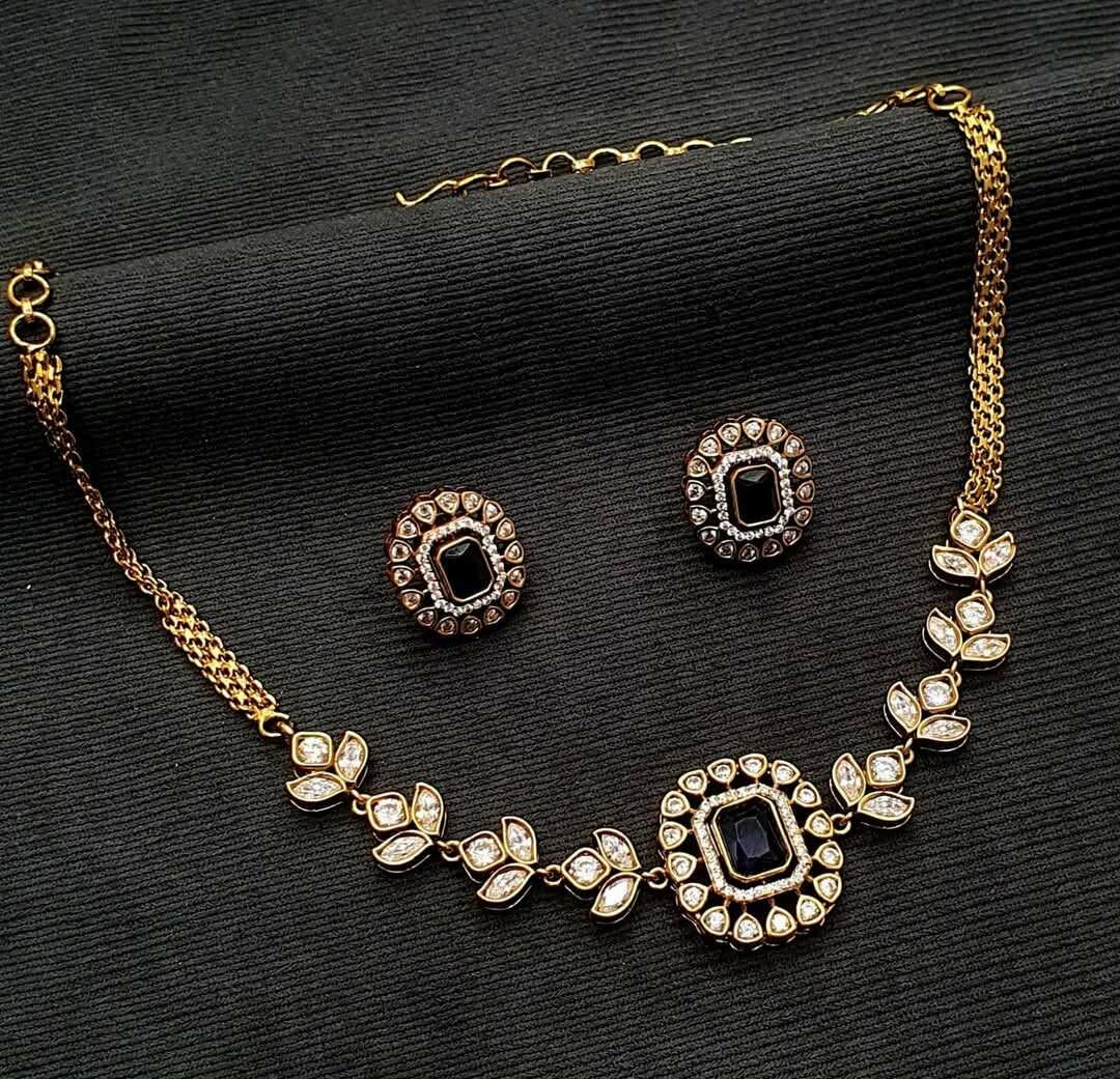 Ladies Necklace and earrings Set