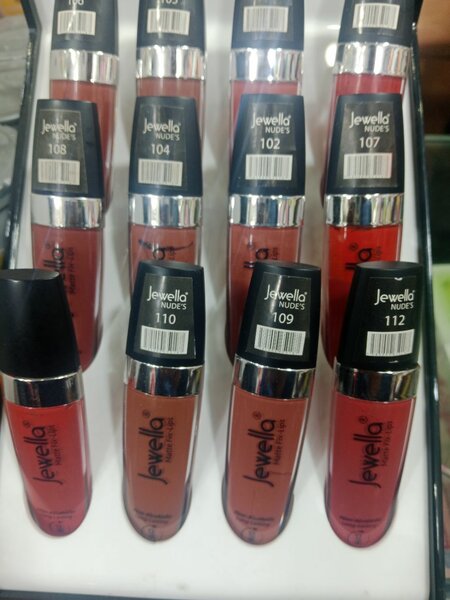Lip glouse