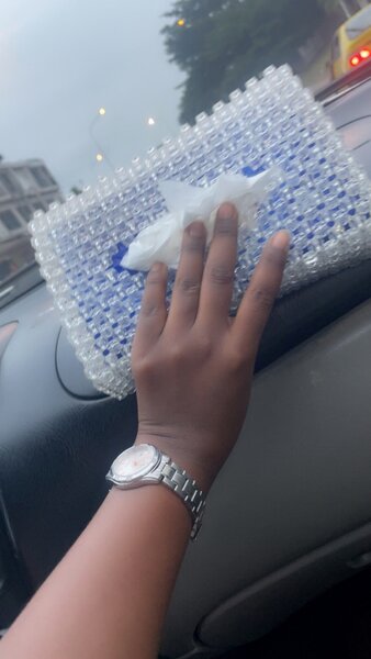 Boîte à mouchoirs perles élégante