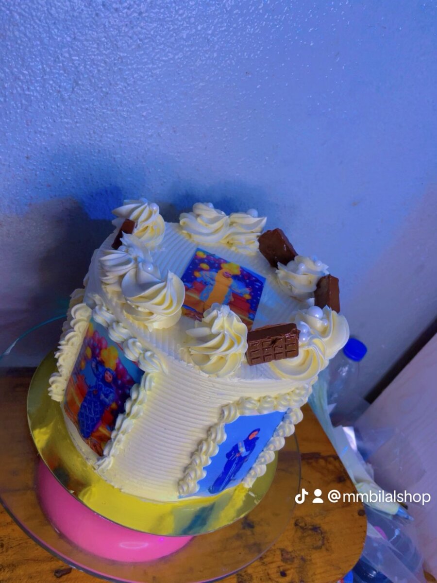 Gâteau d'Anniversaire Décoratif