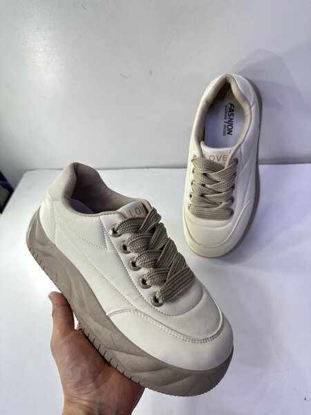 Кроссовки love