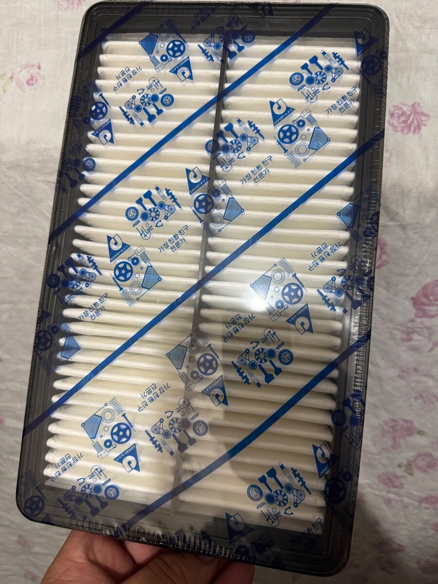 Воздушный фильтр на KIA Carniv