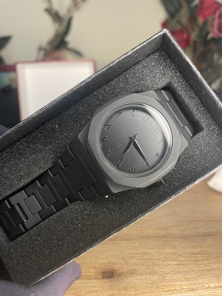 Montre minimaliste noire élégante