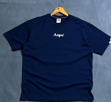 A Bathing Ape 🦍 heavy cotton t shirt size : L 