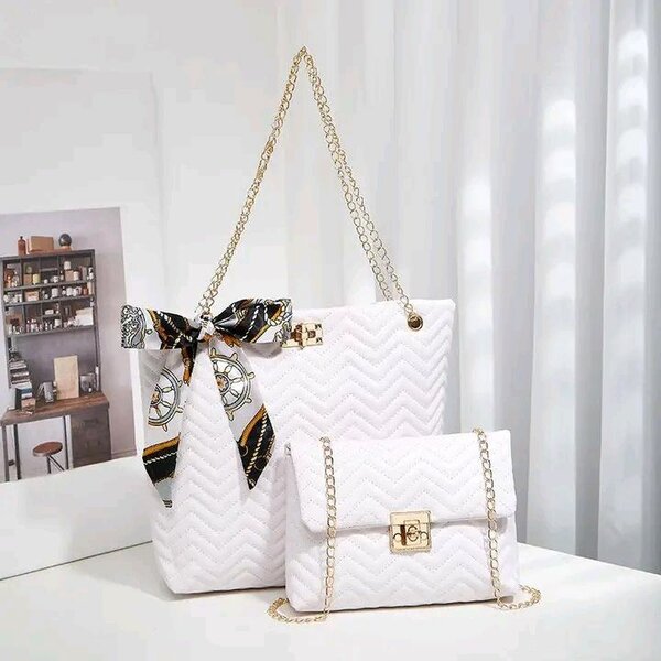 Sac à main en cuir texturé