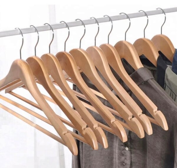 Cintres en bois robustes