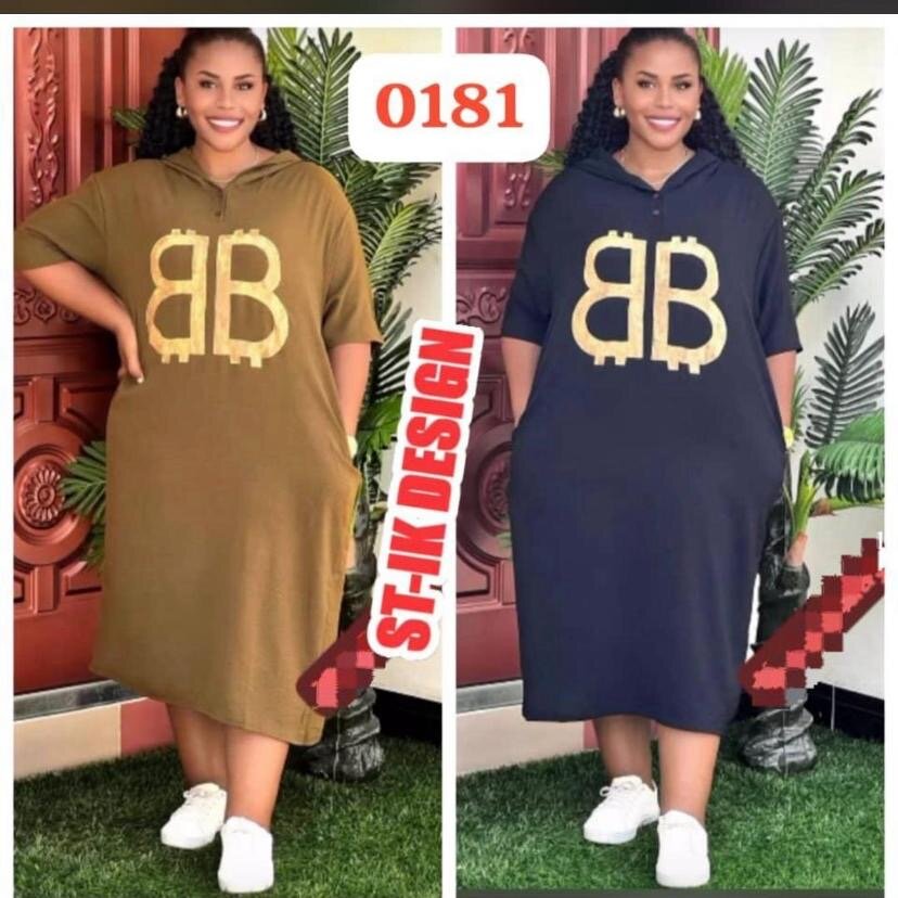 Robe T-shirt avec capuche