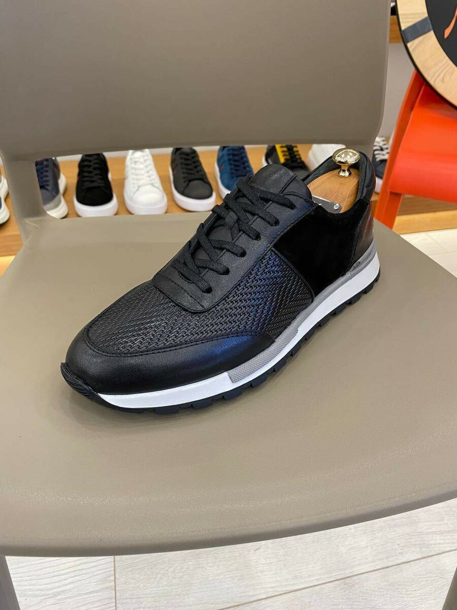 Baskets modernes en cuir