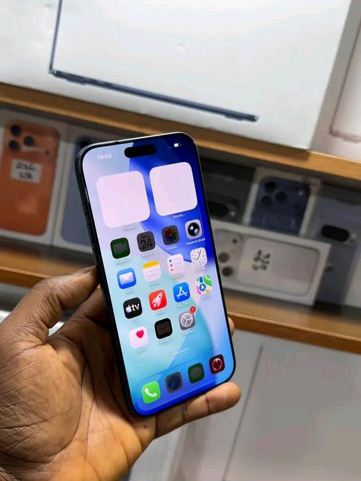 iPhone 17 bleu d'occasion