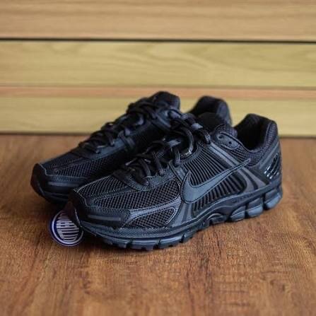 Baskets de course noires