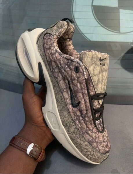 AIR MAX