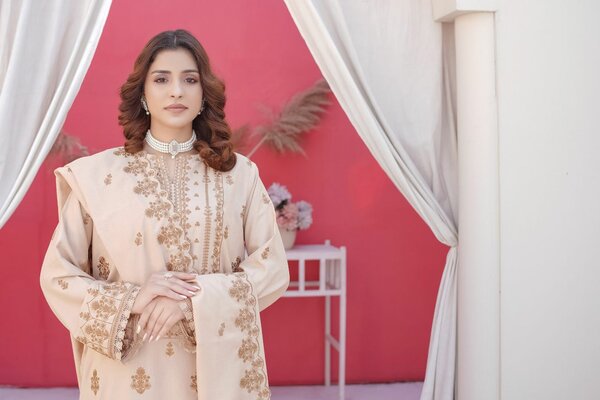 Dhanak embroidered