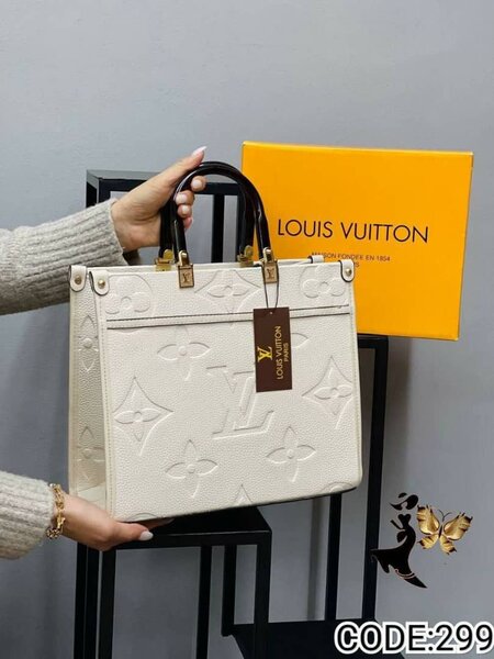Ensemble combinaison, sac louis Vuitton