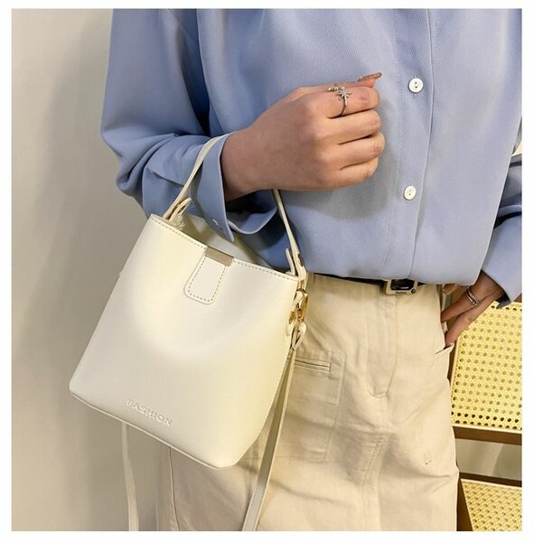 Sac à main moderne en cuir