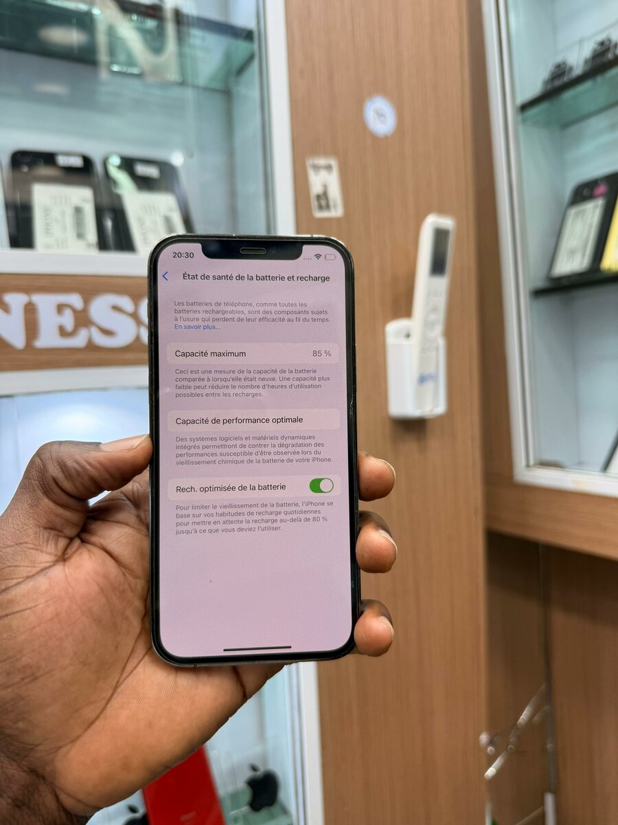 12 pro 128Go tout est dorigin