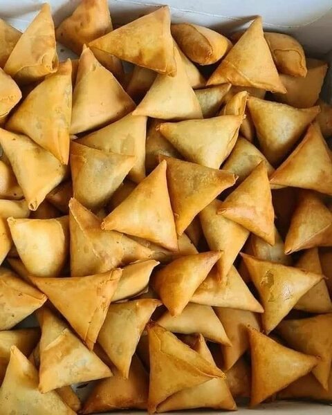 Spring rolls and samosa