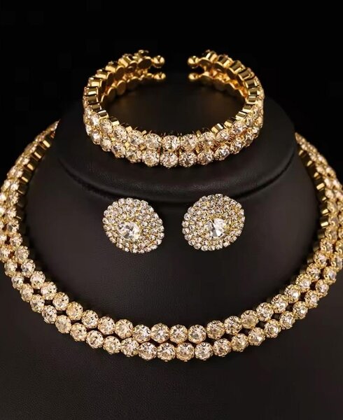 Set de bijoux en strass élégant