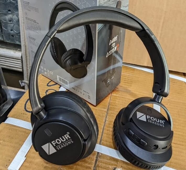 Four seasons Headphones