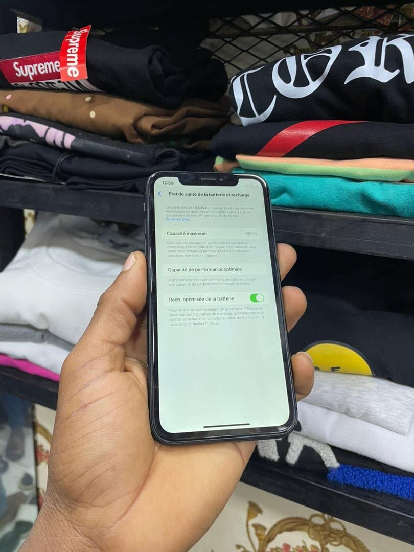 Disponible Xr 64GB propre