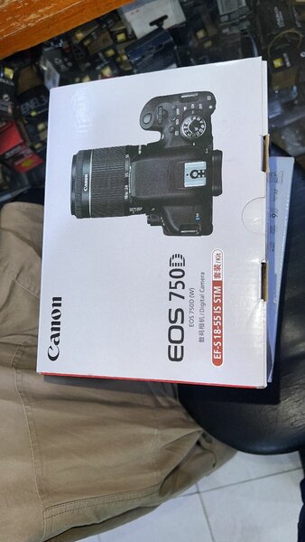 Canon EOS 750D