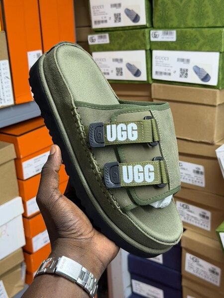 Sandales UGG confortables