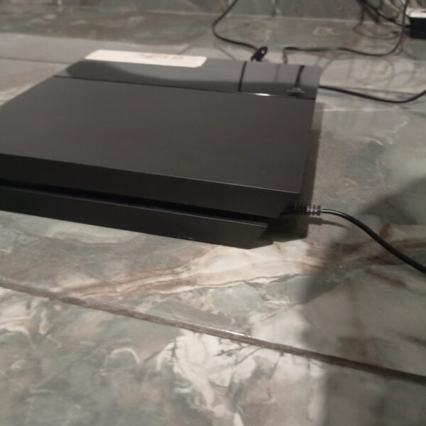 Console PS4 500 Go avec manette