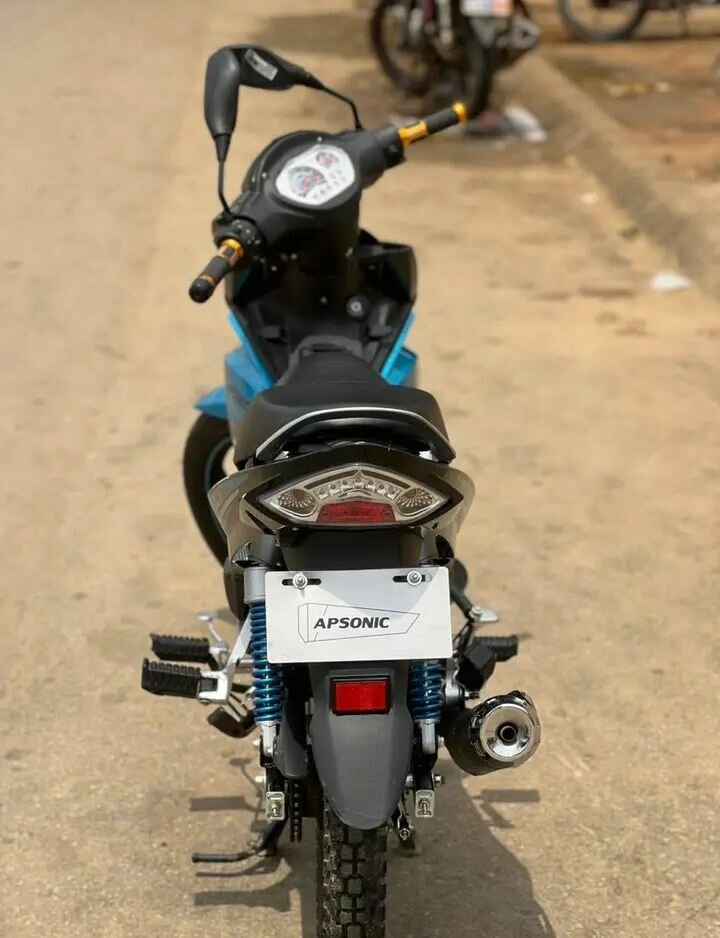Moto Apsonics élégante 125cc