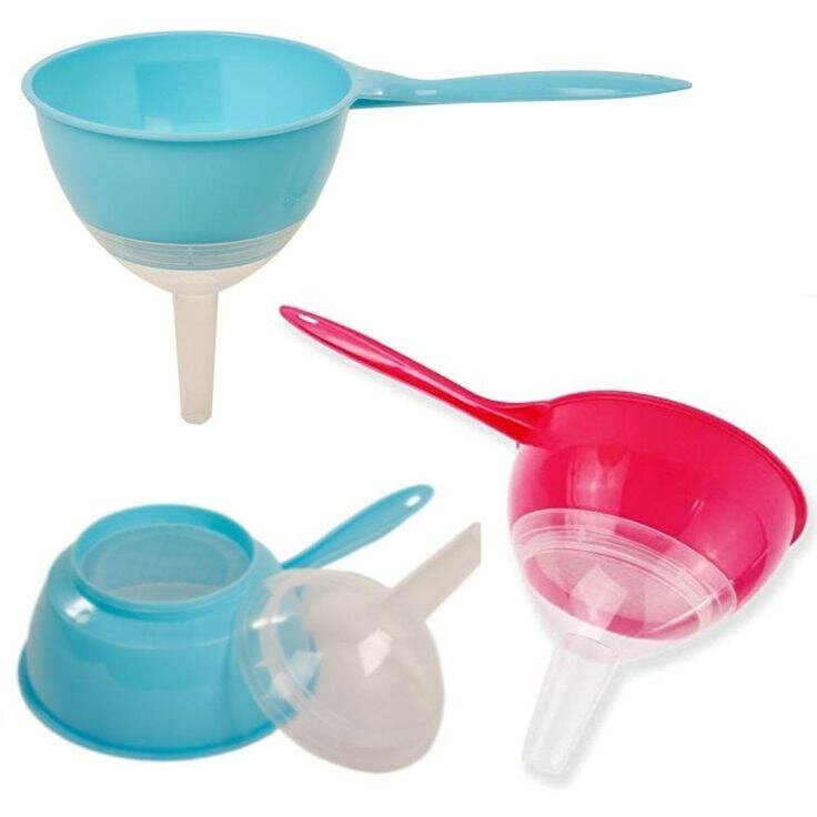 Entonnoir avec bec verseur