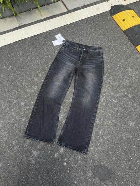 Jeans évasés tendance