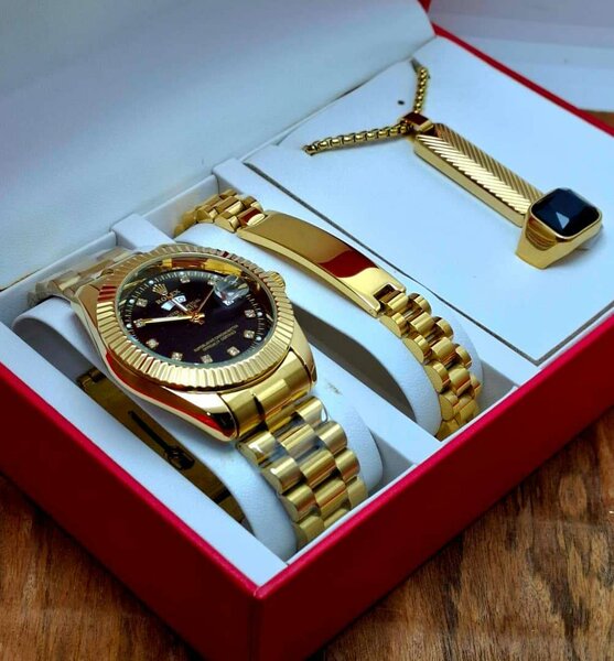 Montre, bracelet et chaine