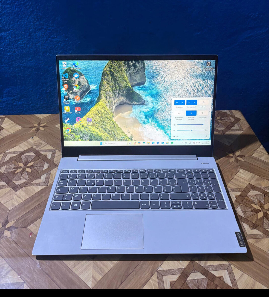 Laptop Lenovo AMD Ryzen 5