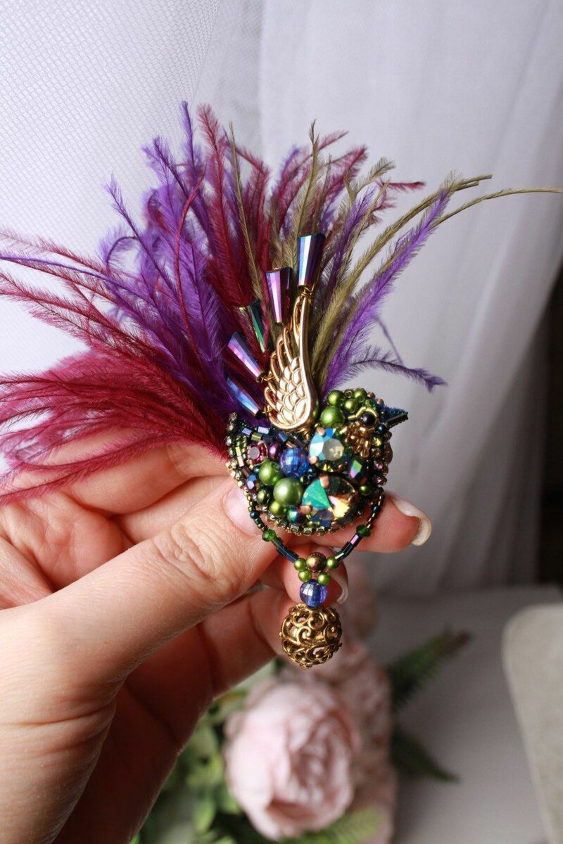 Брошь птичка