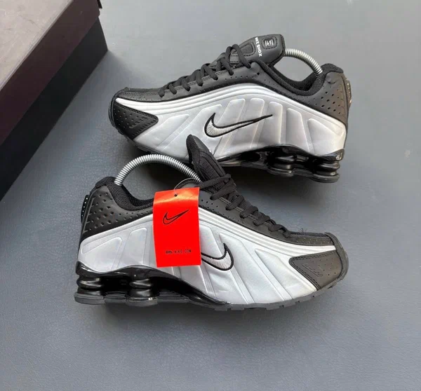 Nike shox R4