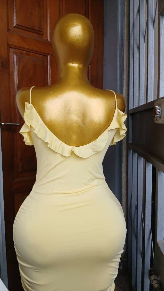 Robe jaune à volants élégante