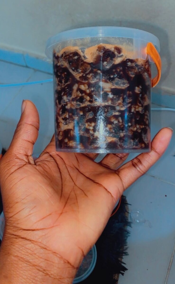 Savon noir à base de miel disponible