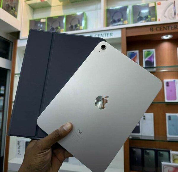 iPad avec étui élégant