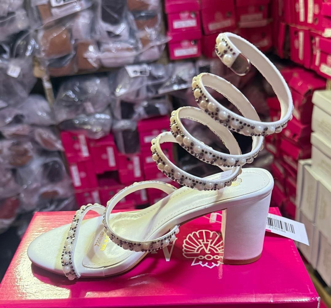 Sandales à talons perlées élégantes